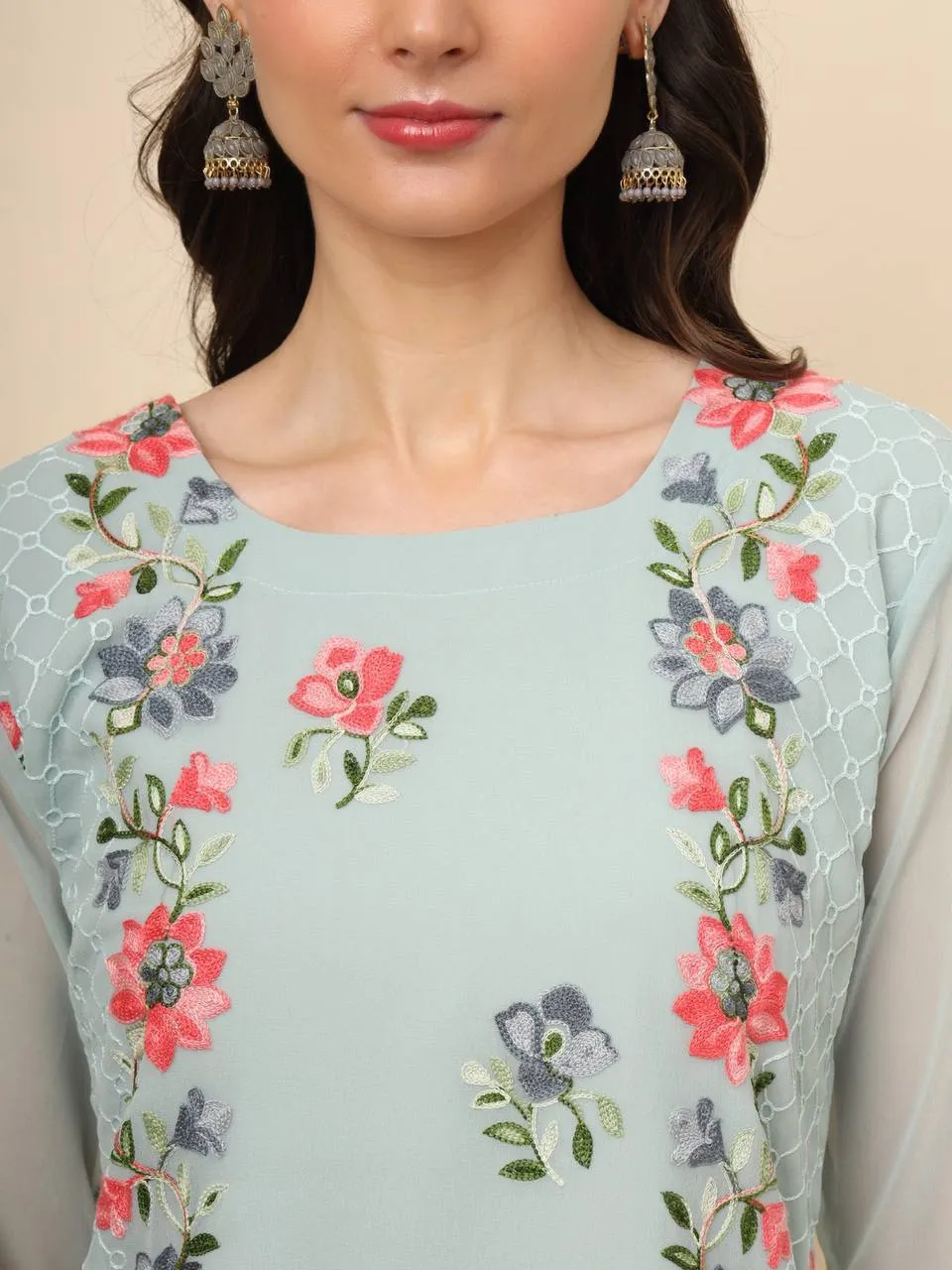 Beautiful Women's Lucknow Chikankari Kurti