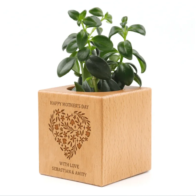 Custom Name Heart Engraved Plant Pots Personalized Wood Flower Box Indoor Square for Mother Planter Memorable Mothers Day Gift