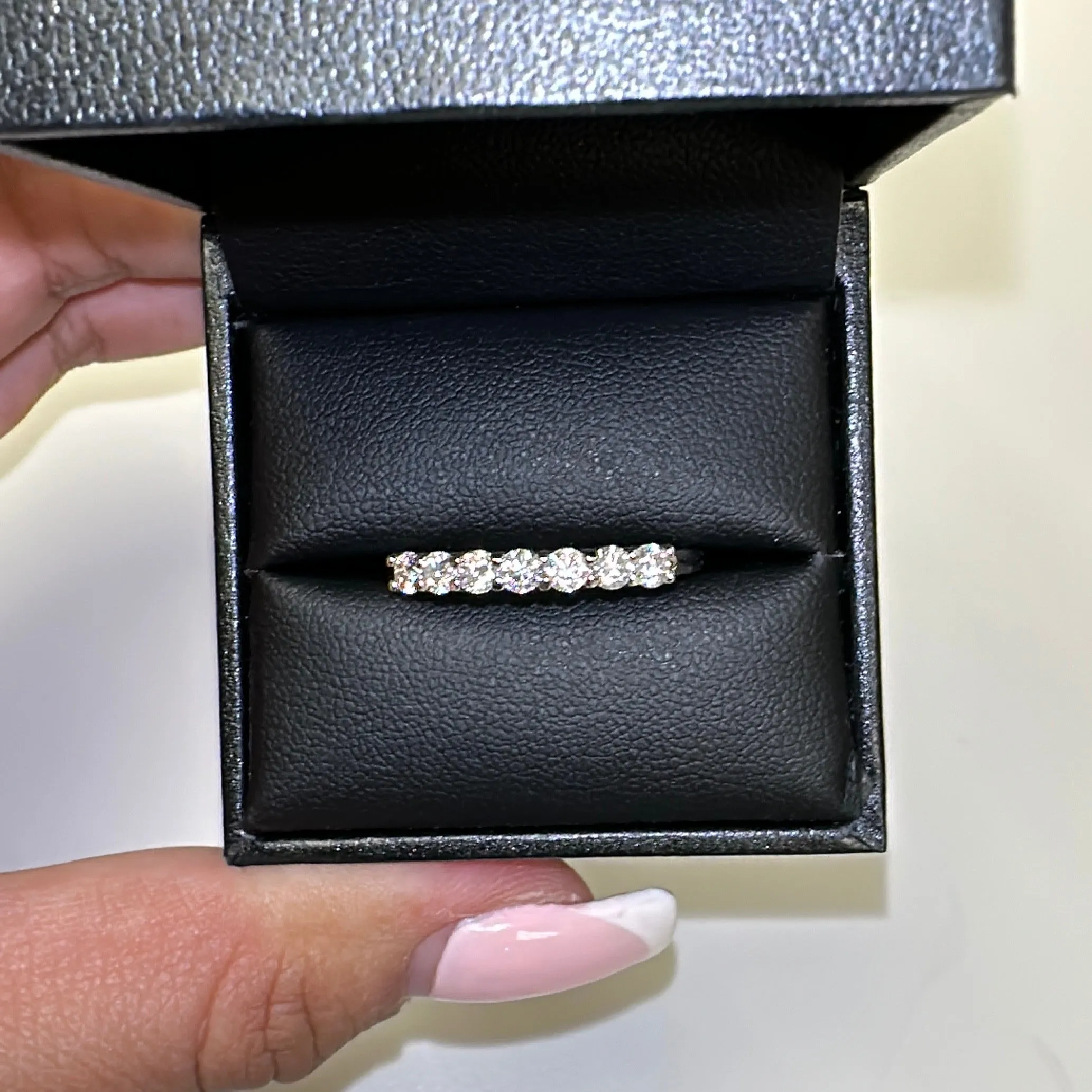 LIZ MOISSANITE BAND