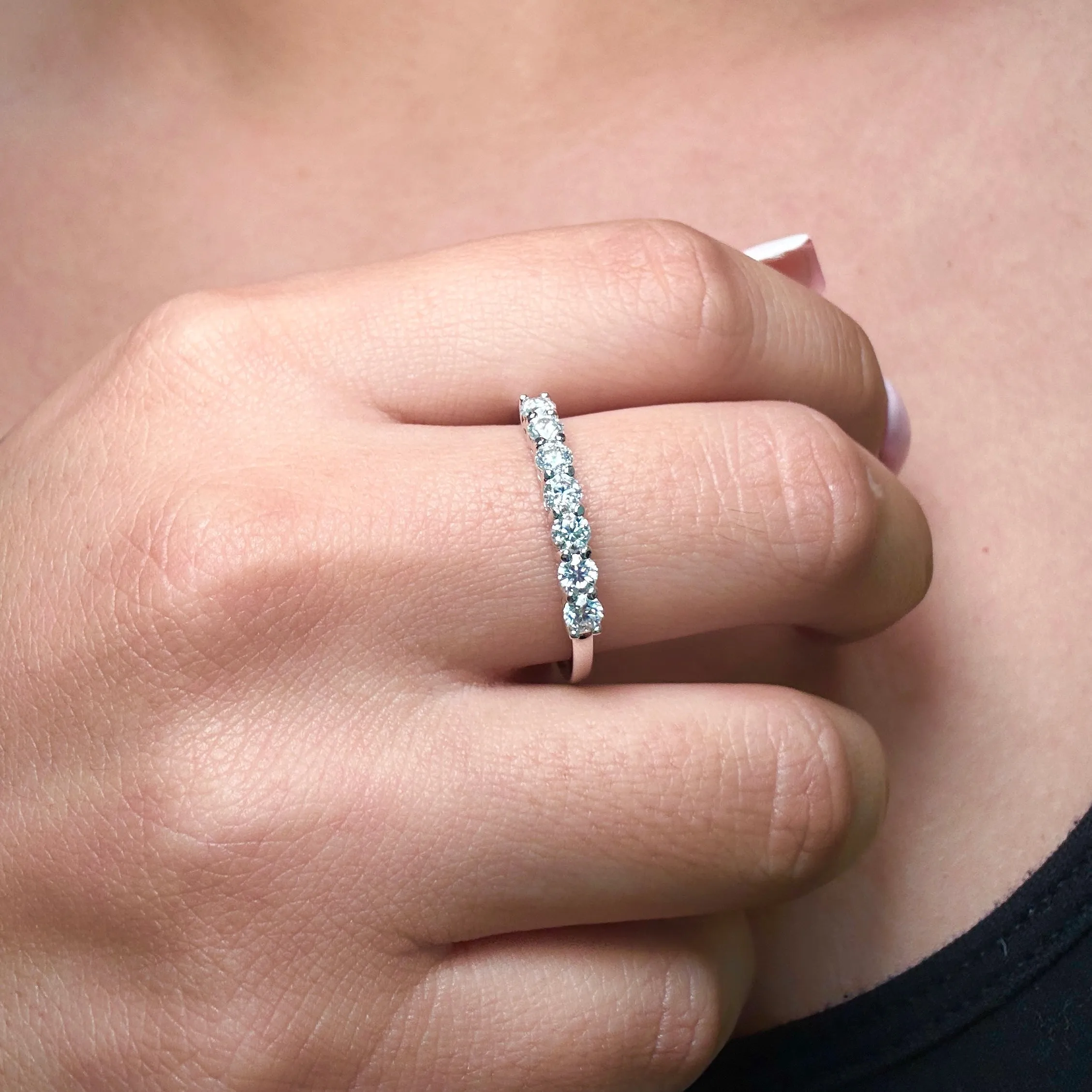 LIZ MOISSANITE BAND