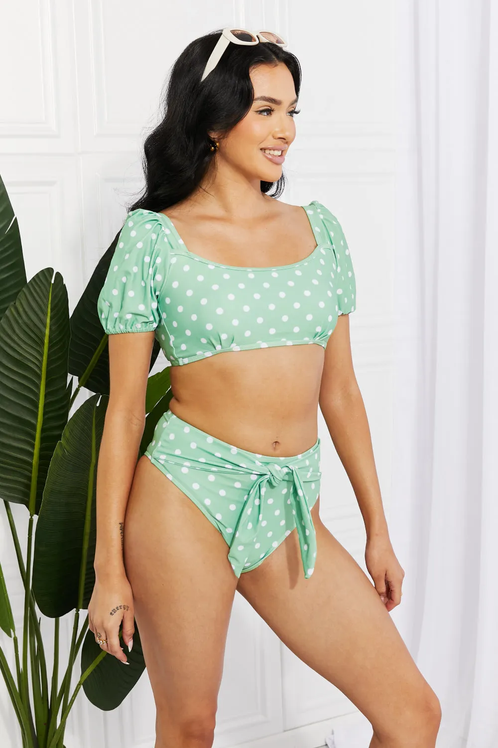 Marina West Swim Vacay Ready Bikini mit Puffärmeln in Gum Leaf