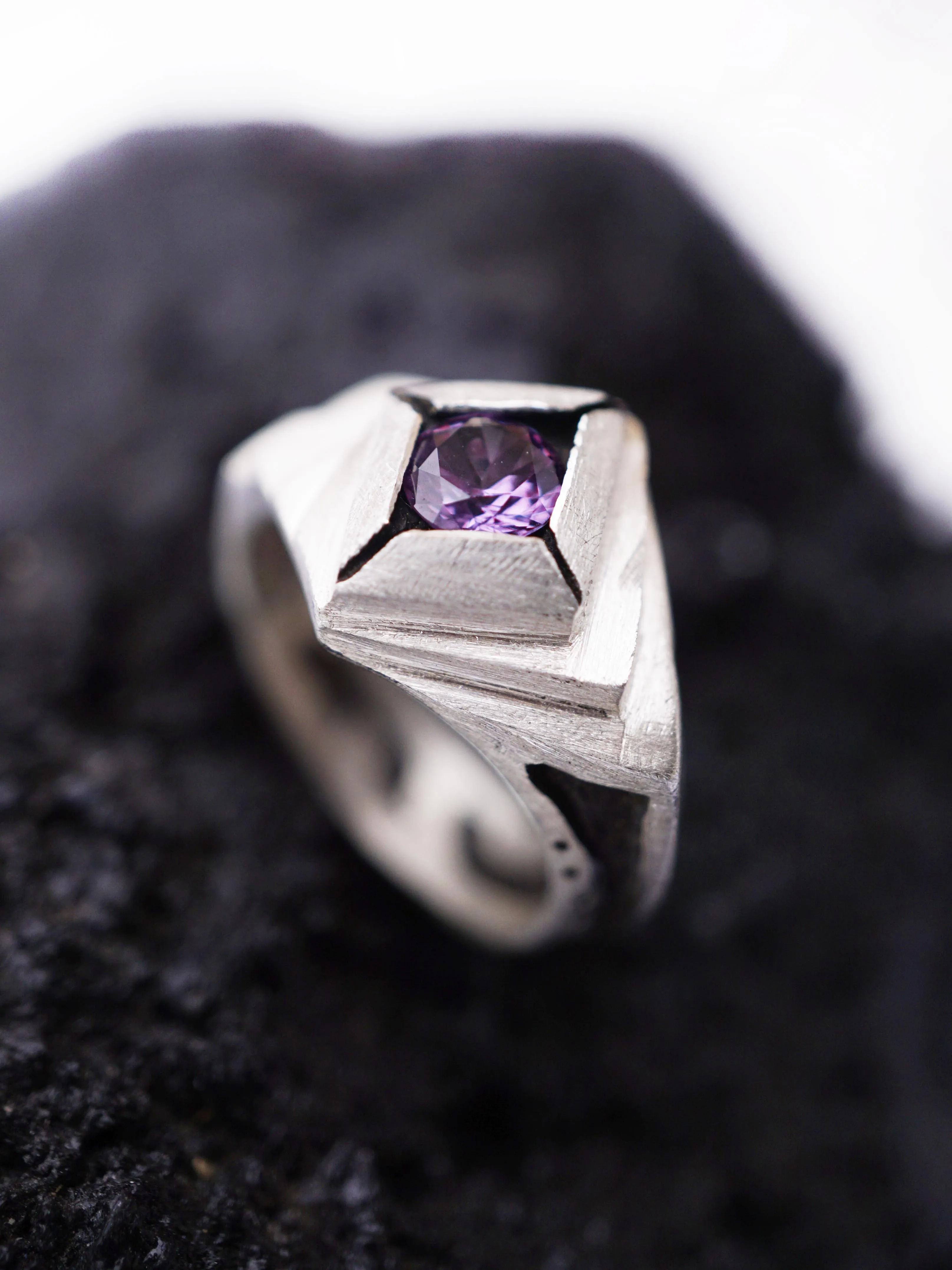 One of kind Alexandrite ring AZRA SZ 5US /15,75 UA/