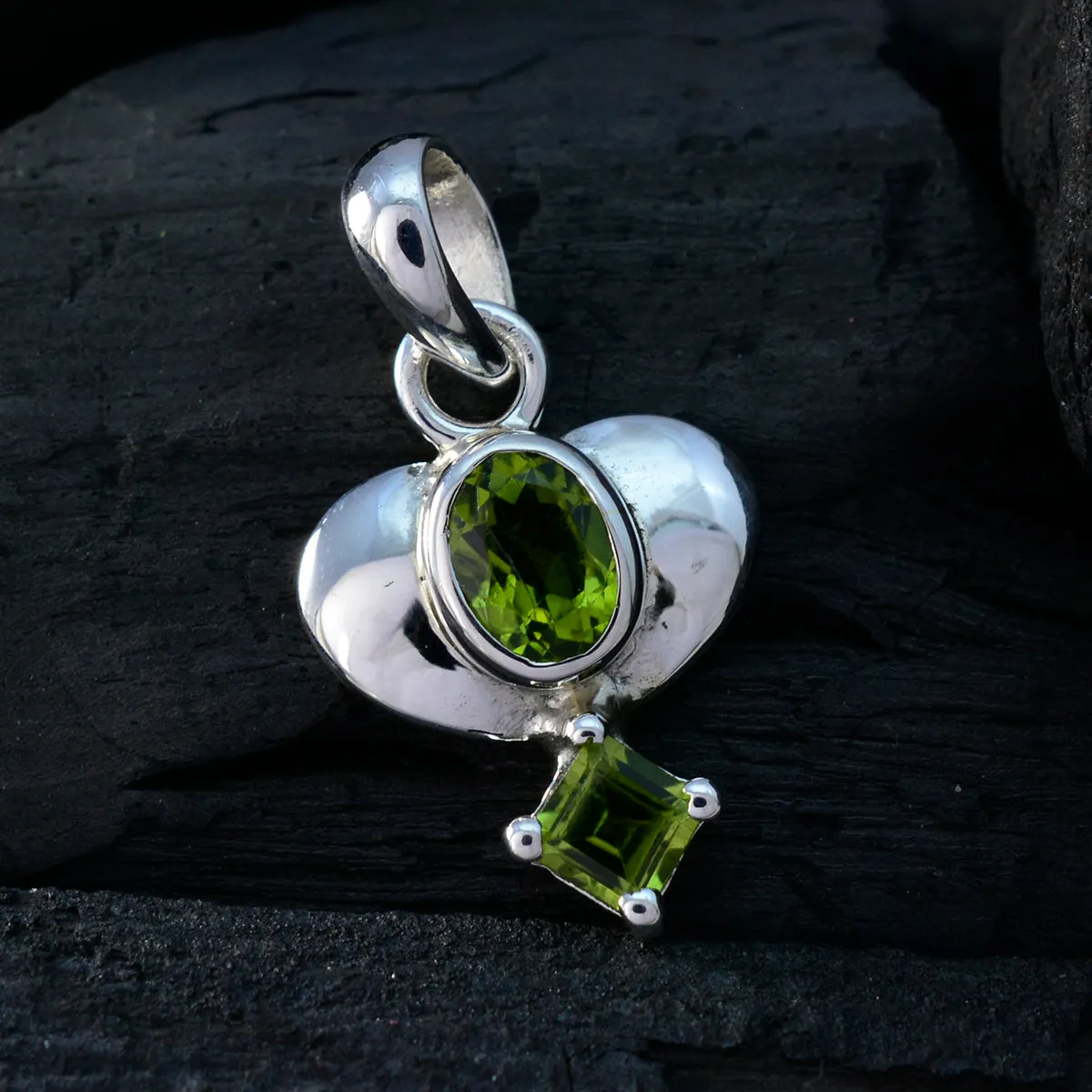 Riyo Genuine Gems Multi Shape Faceted Green Peridot 925 Silver Pendant boxing day gift